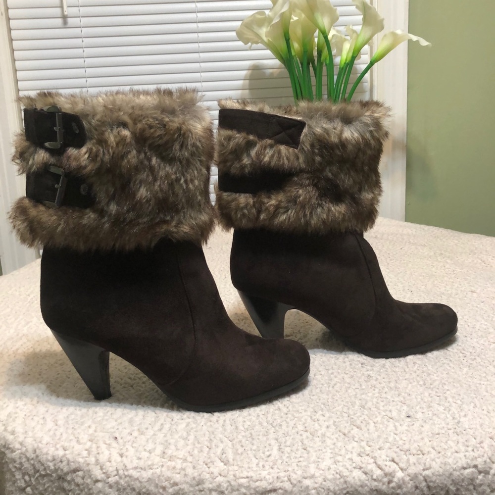Like new ankle boots.